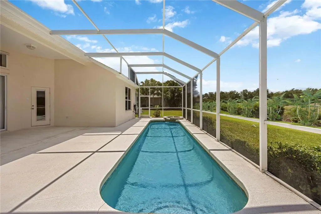 7740 Castleisland Drive Sarasota FL 34240