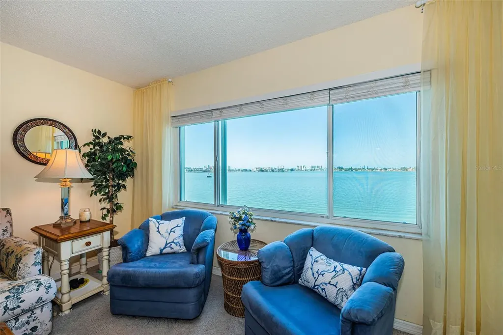 4750 Cove Circle St Petersburg FL 33708
