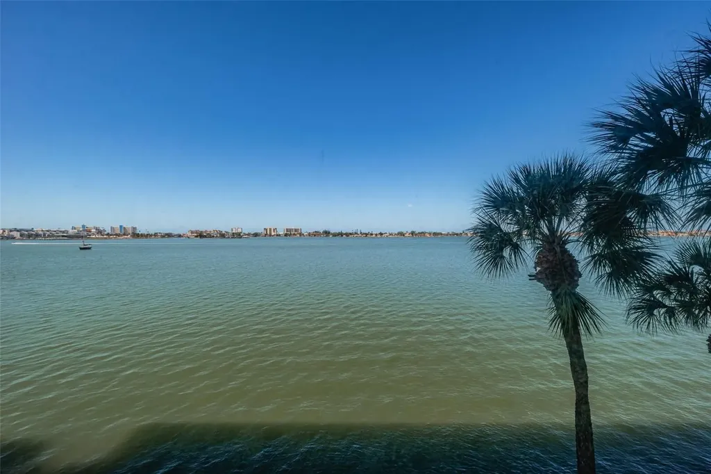 4750 Cove Circle St Petersburg FL 33708