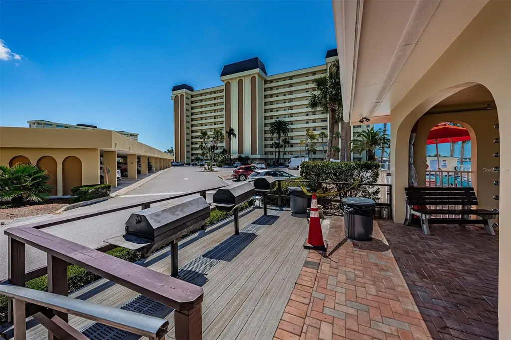 4750 Cove Circle St Petersburg FL 33708