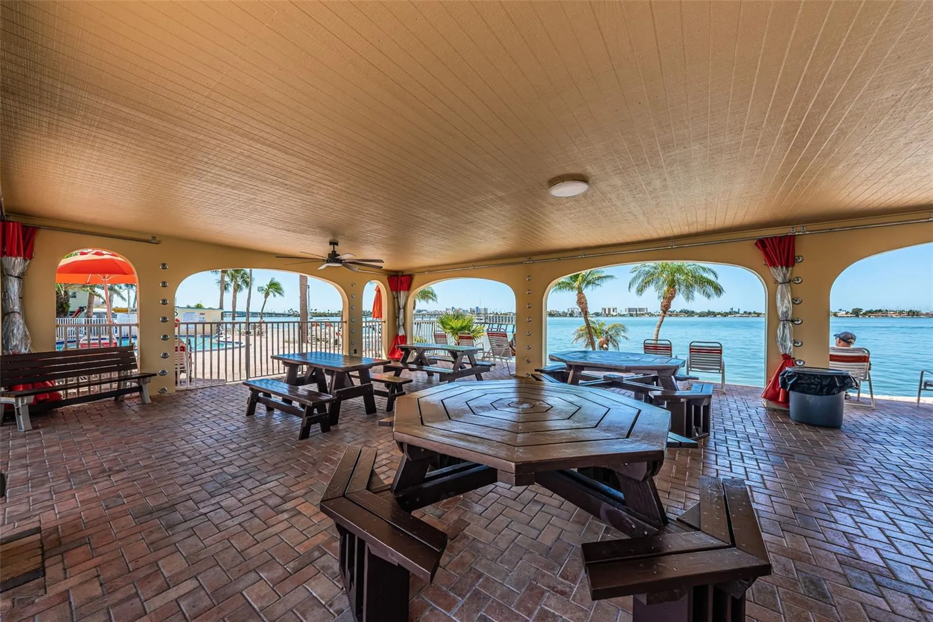 4750 Cove Circle St Petersburg FL 33708
