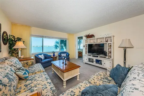 4750 Cove Circle St Petersburg FL 33708