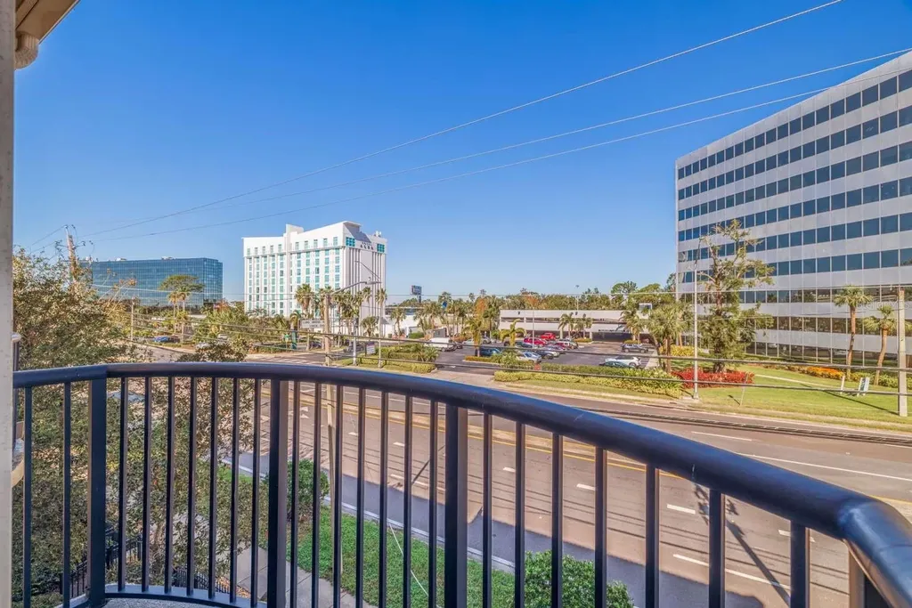 5252 W Kennedy Boulevard Tampa FL 33609