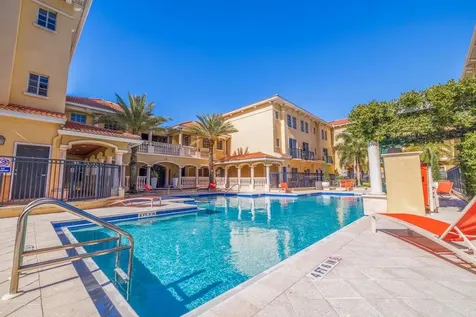 5252 W Kennedy Boulevard Tampa FL 33609