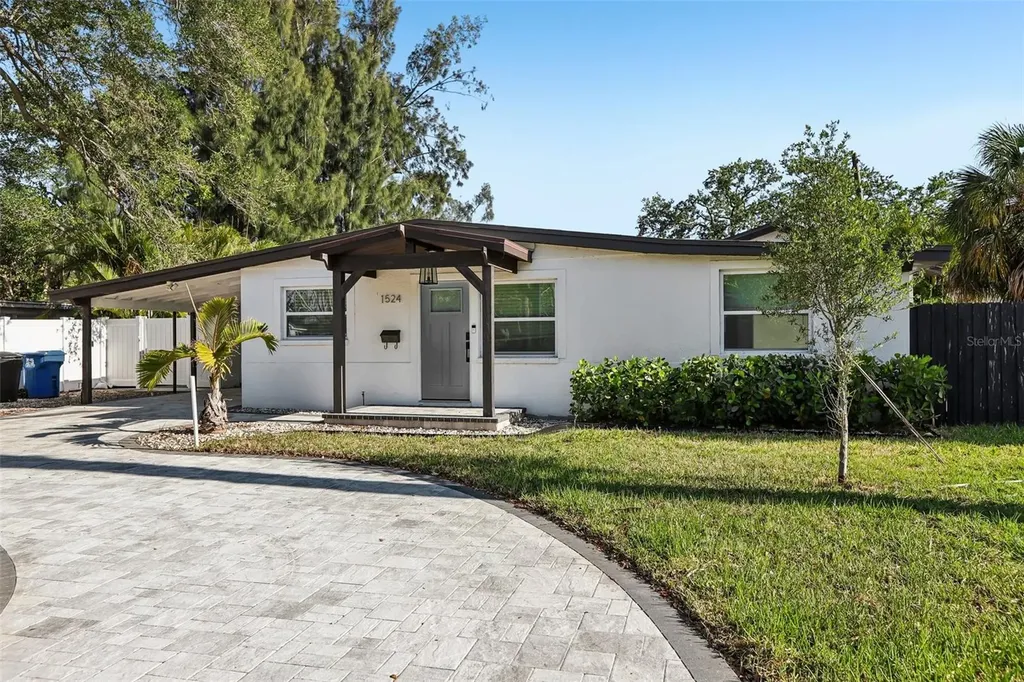 1524 Connecticut Avenue NE St Petersburg FL 33703