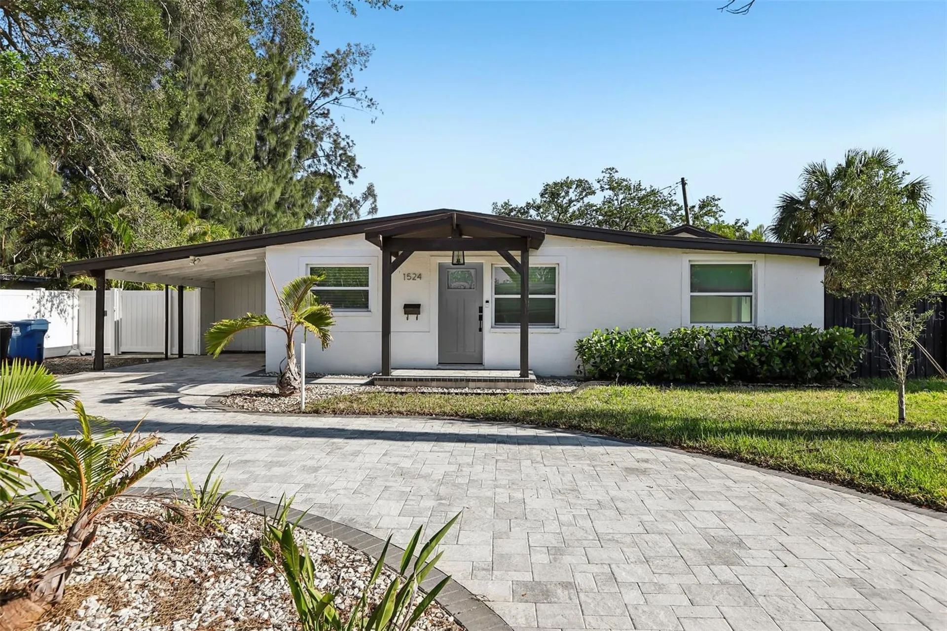 1524 Connecticut Avenue NE St Petersburg FL 33703
