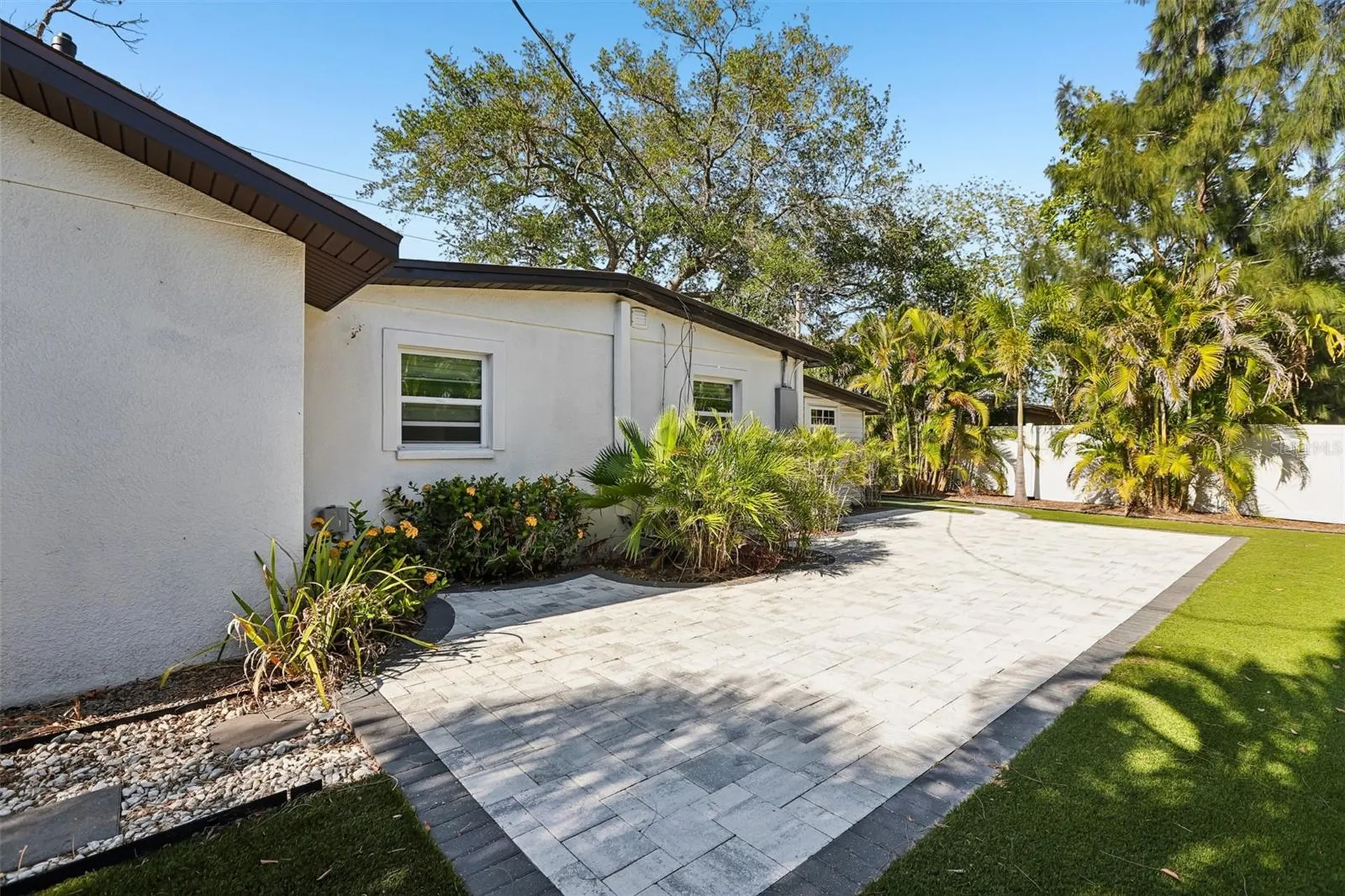 1524 Connecticut Avenue NE St Petersburg FL 33703