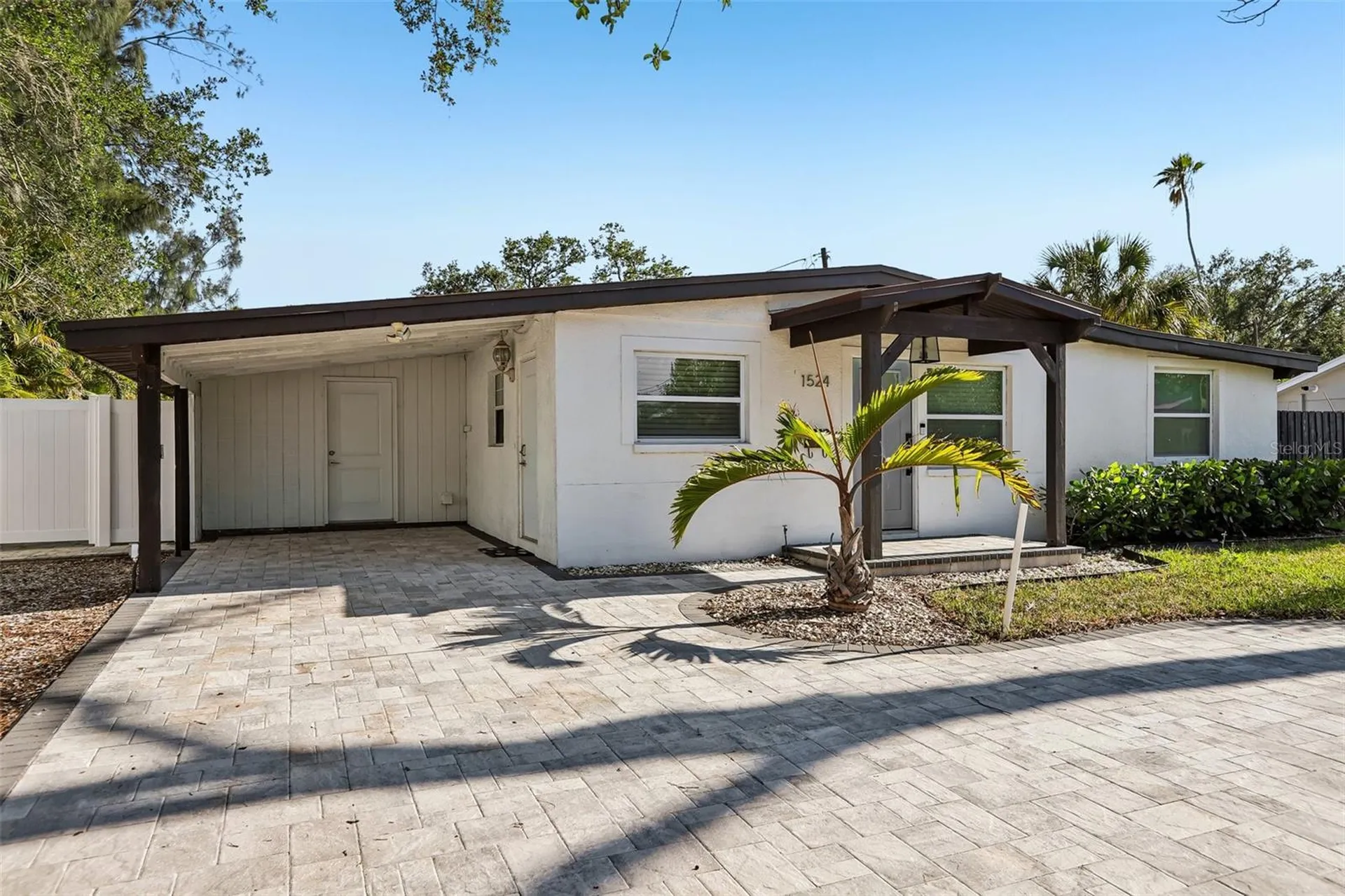 1524 Connecticut Avenue NE St Petersburg FL 33703