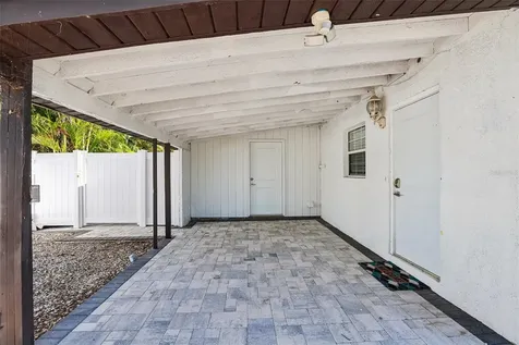 1524 Connecticut Avenue NE St Petersburg FL 33703