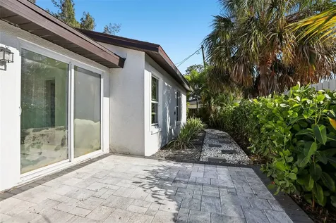 1524 Connecticut Avenue NE St Petersburg FL 33703
