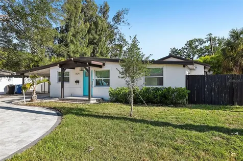 1524 Connecticut Avenue NE St Petersburg FL 33703