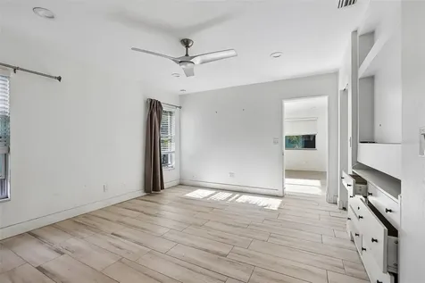 1524 Connecticut Avenue NE St Petersburg FL 33703