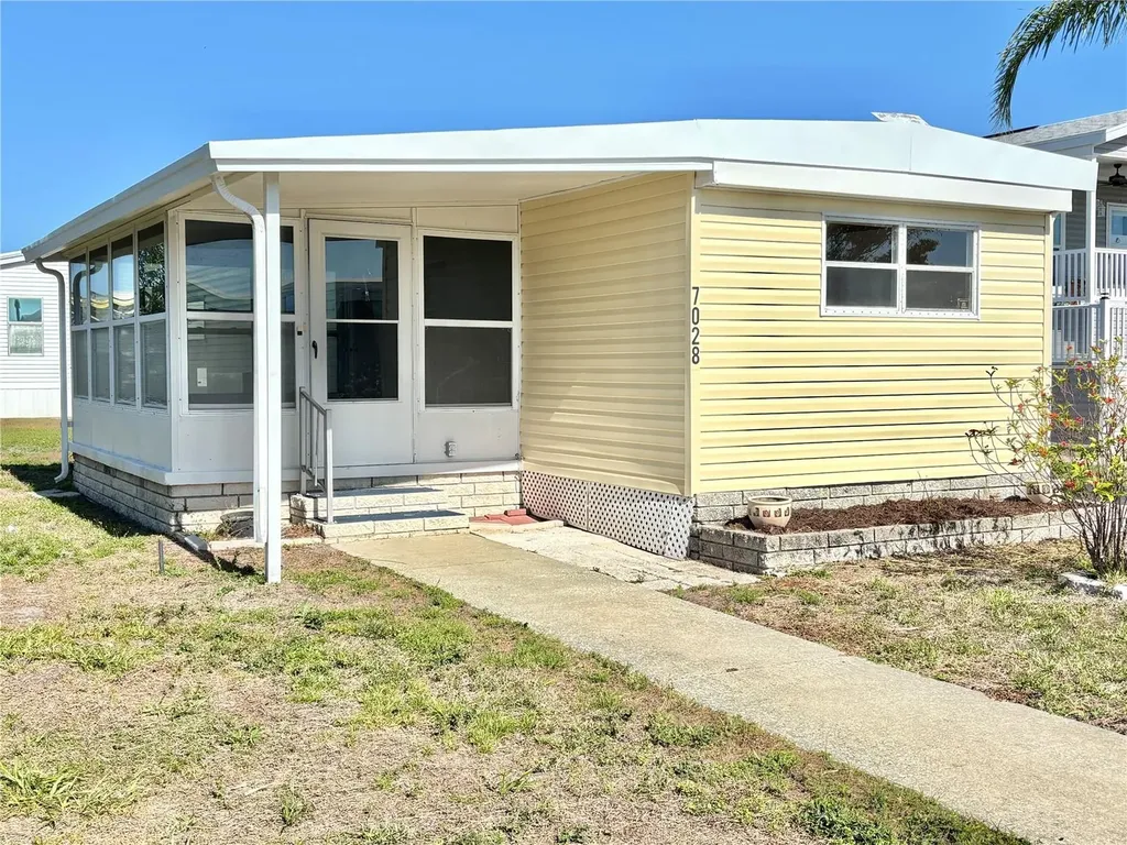 7028 Mount Jupiter Drive NE St Petersburg FL 33702