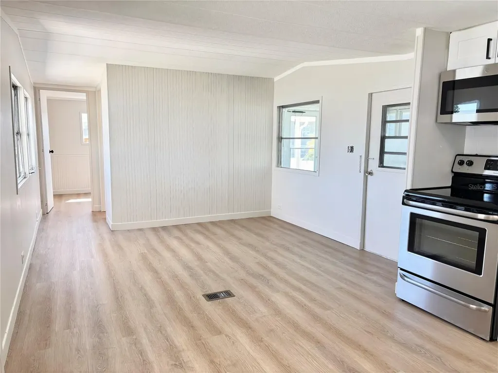 7028 Mount Jupiter Drive NE St Petersburg FL 33702