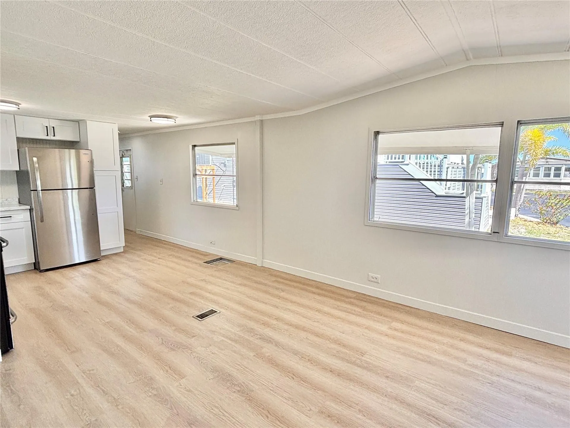 7028 Mount Jupiter Drive NE St Petersburg FL 33702