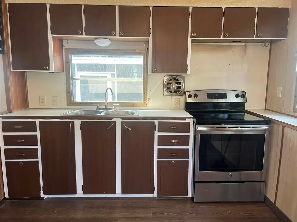 7801 34th Avenue N St Petersburg FL 33710