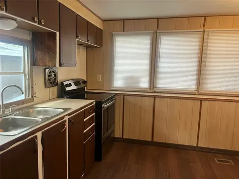 7801 34th Avenue N St Petersburg FL 33710