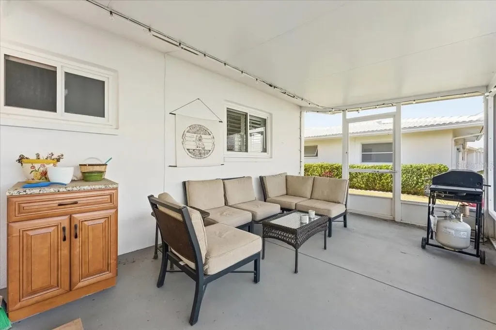 9875 Mainlands Boulevard W Pinellas Park FL 33782