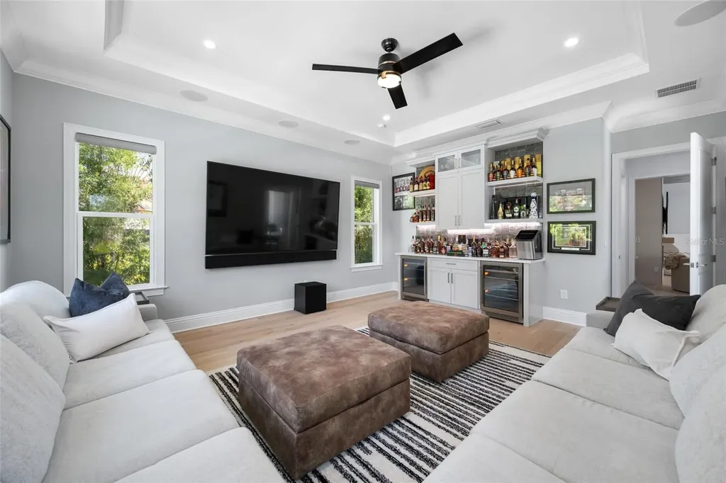 2623 S Parkview Street Tampa FL 33629