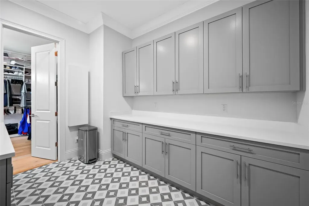 2623 S Parkview Street Tampa FL 33629