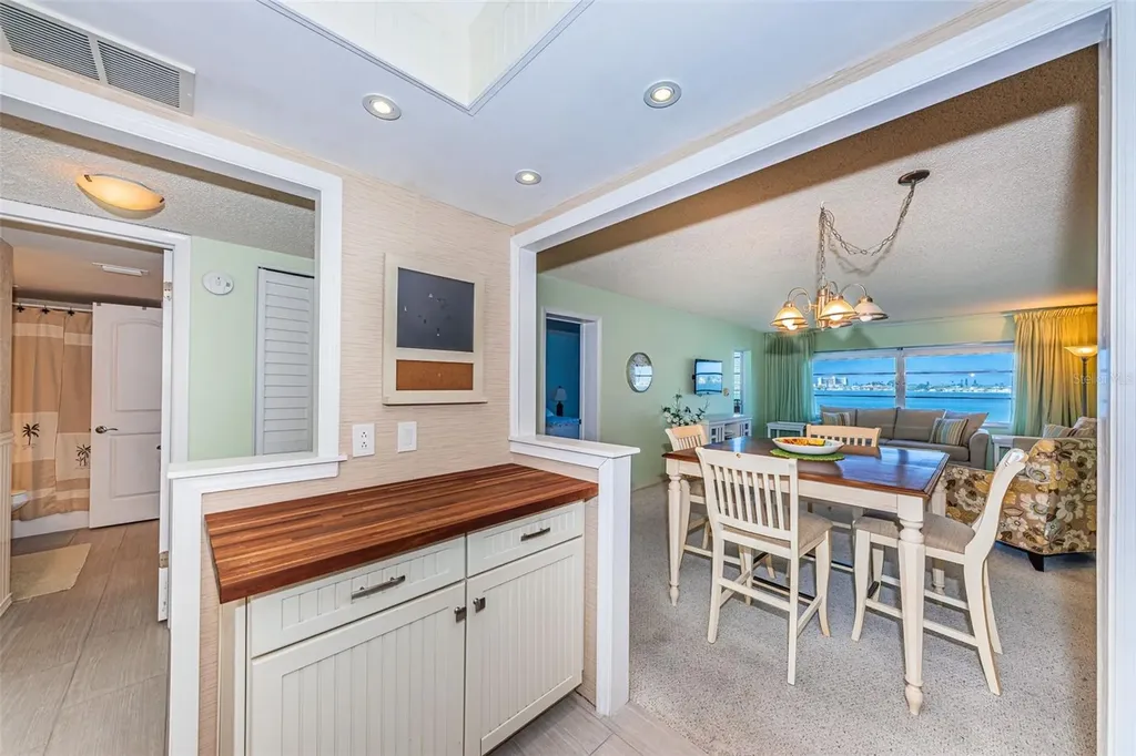 4750 Cove Circle St Petersburg FL 33708