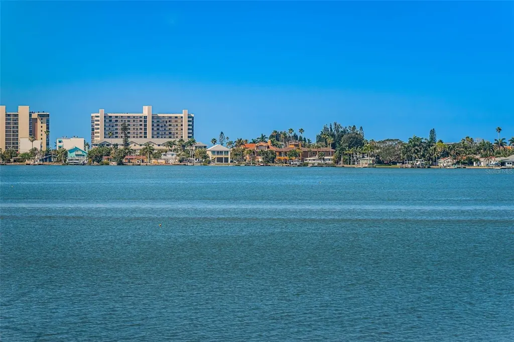 4750 Cove Circle St Petersburg FL 33708