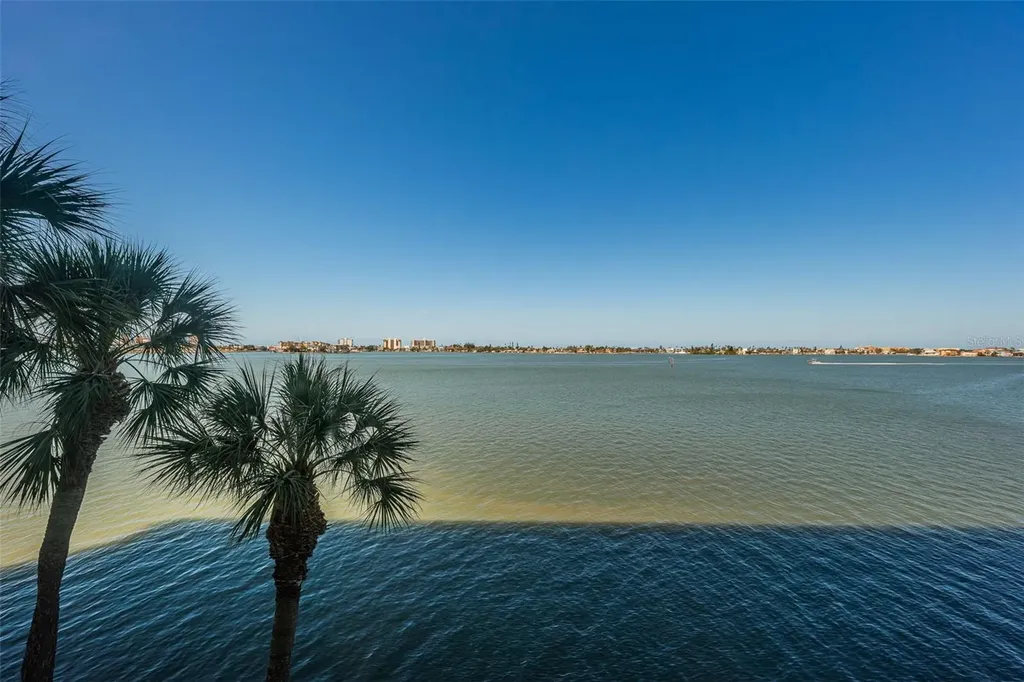 4750 Cove Circle St Petersburg FL 33708