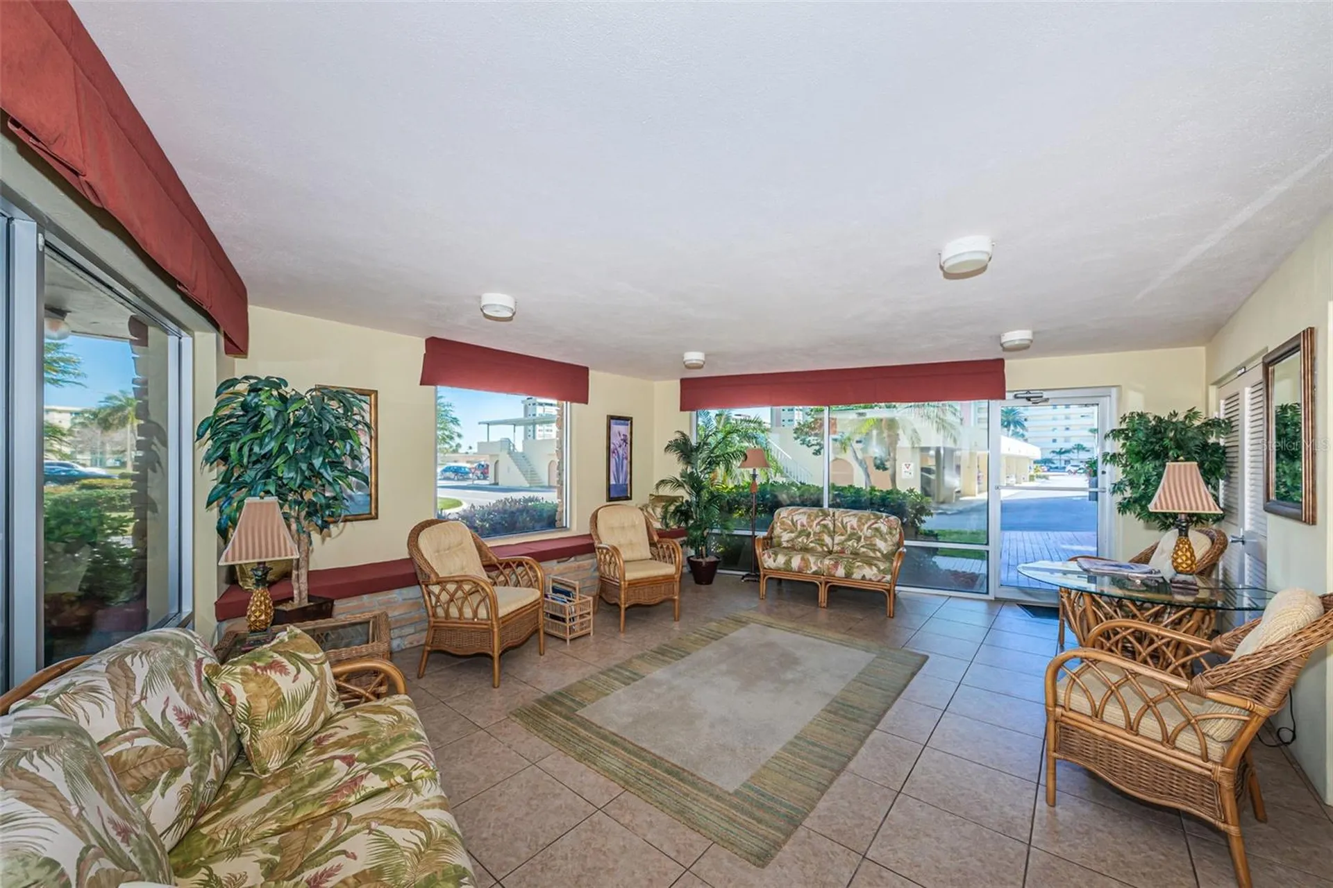 4750 Cove Circle St Petersburg FL 33708