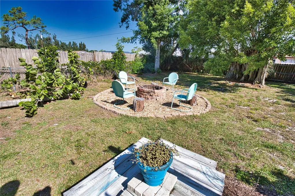 650 Edwards Street Englewood FL 34223