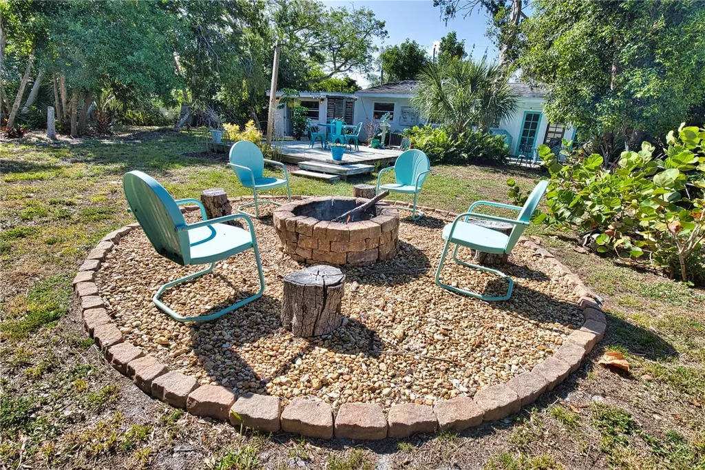 650 Edwards Street Englewood FL 34223