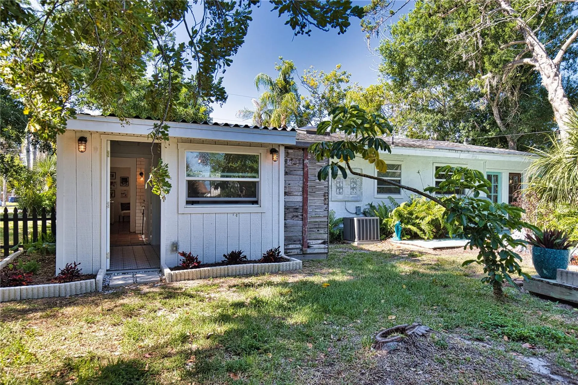 650 Edwards Street Englewood FL 34223
