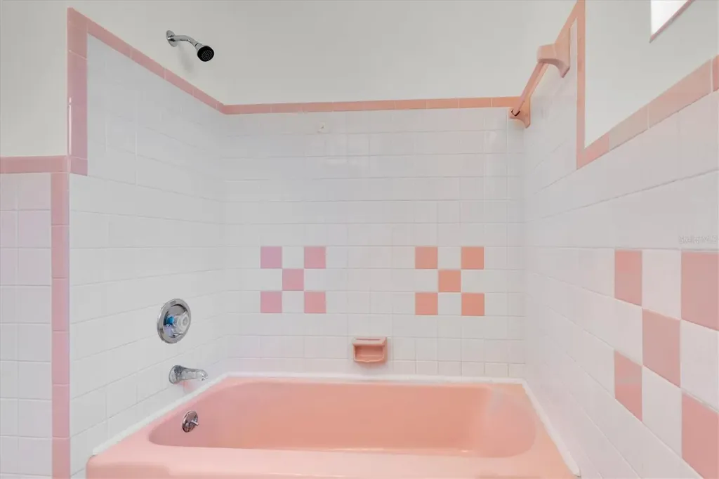 11095 2nd Street E Treasure Island FL 33706