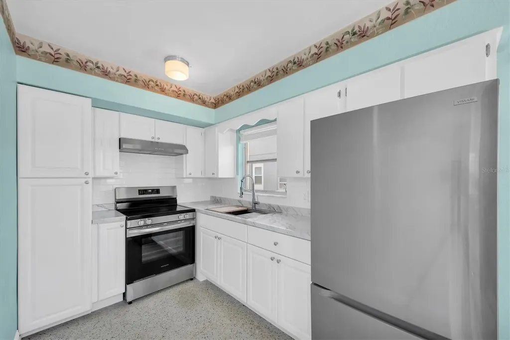 11095 2nd Street E Treasure Island FL 33706