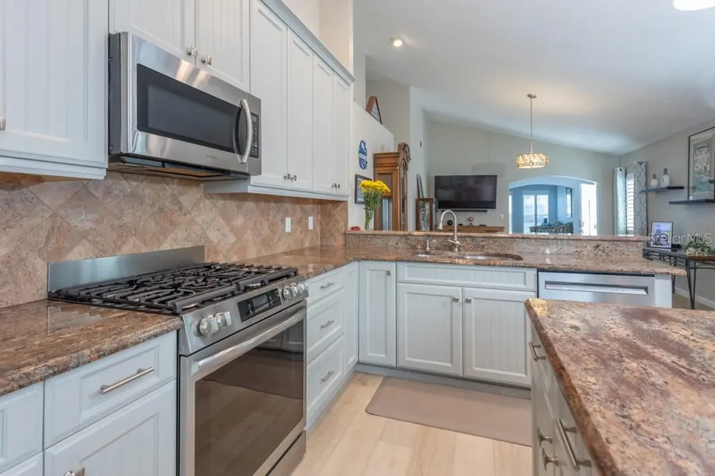 33 Bedford Drive Palm Coast FL 32137
