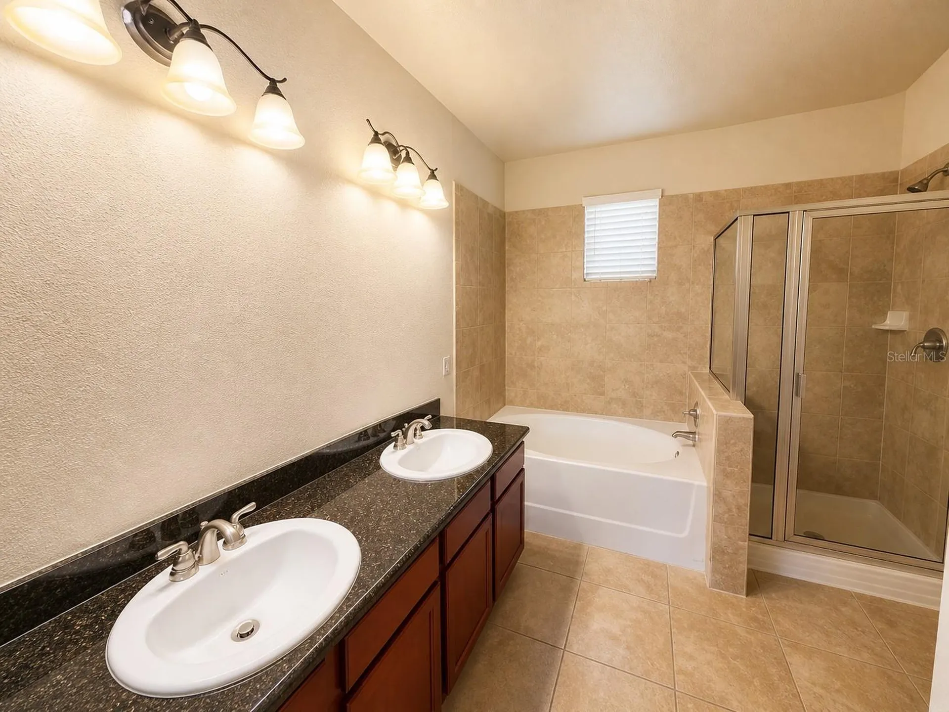 907 Charo Parkway Davenport FL 33897