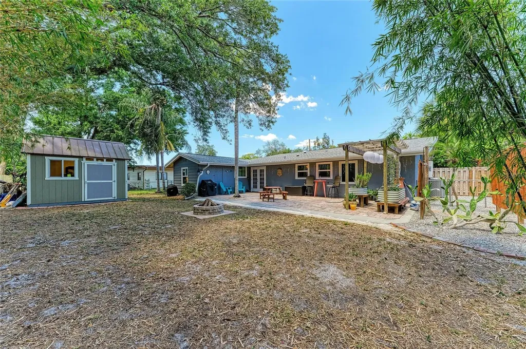 2616 Wood Street Sarasota FL 34237