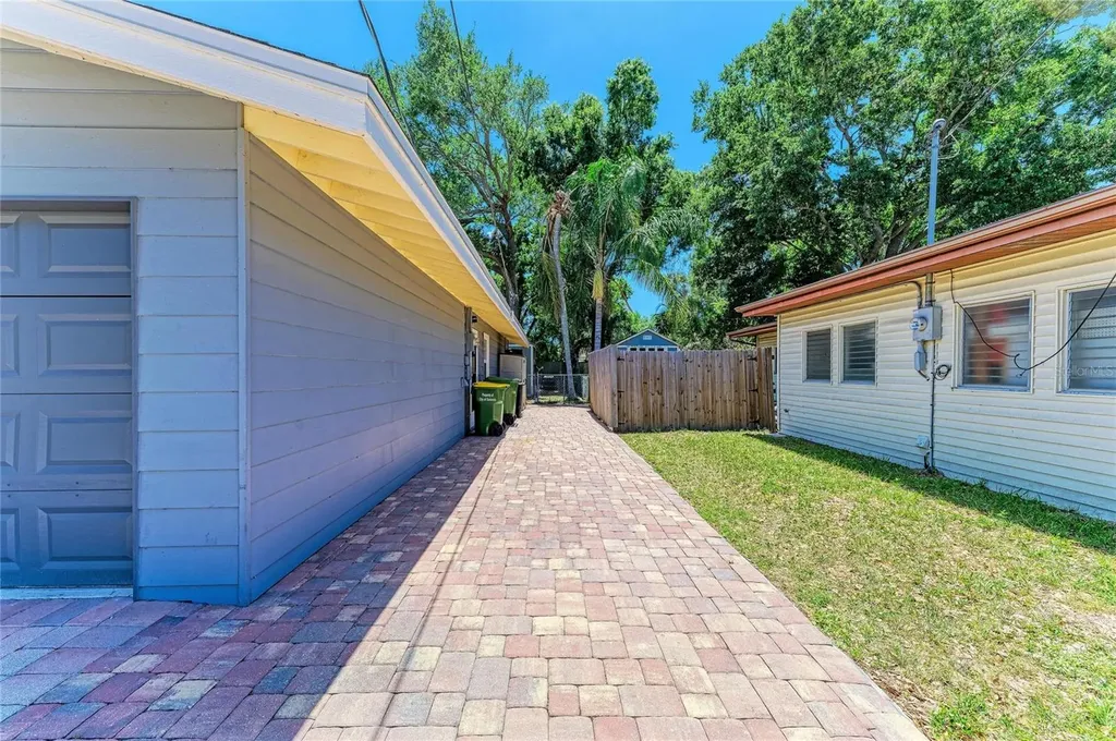 2616 Wood Street Sarasota FL 34237
