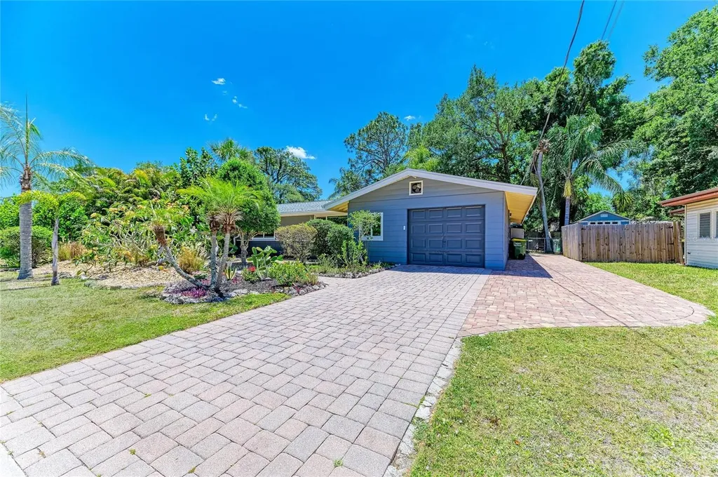 2616 Wood Street Sarasota FL 34237