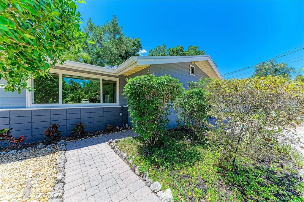 2616 Wood Street Sarasota FL 34237