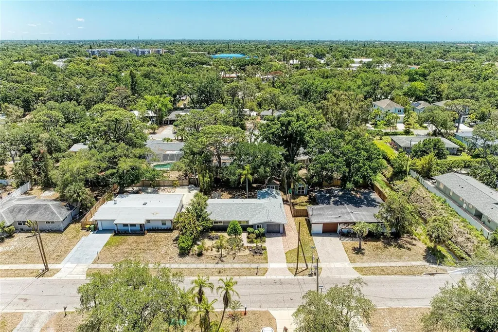 2616 Wood Street Sarasota FL 34237