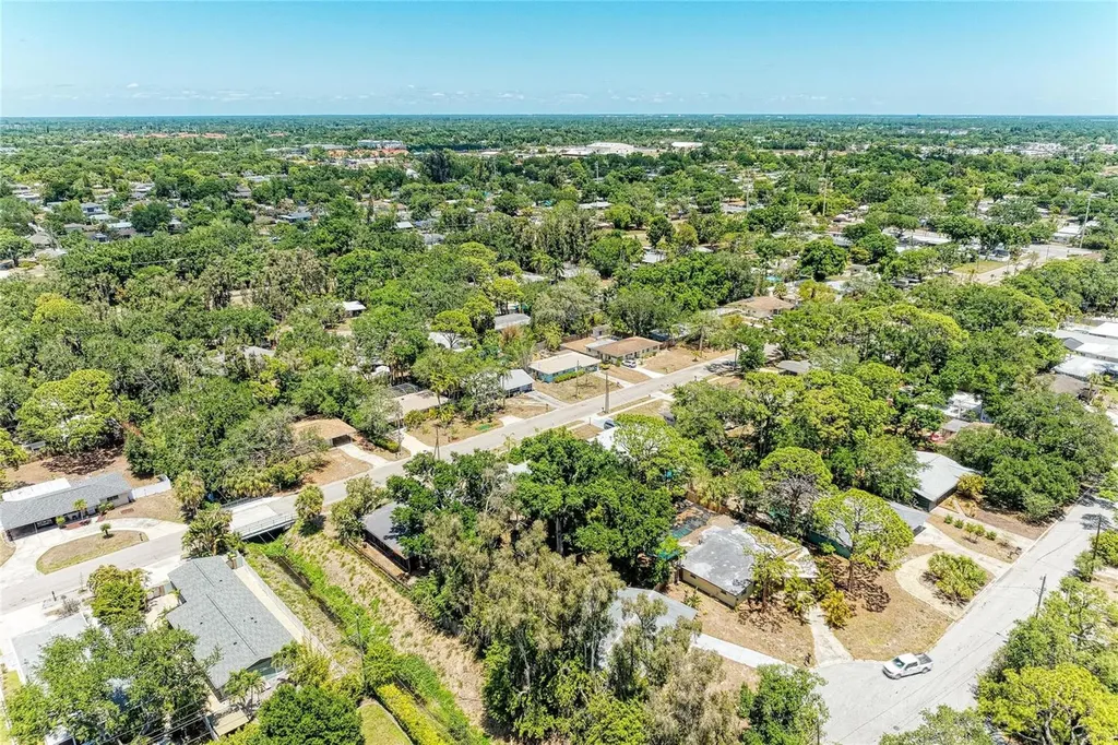 2616 Wood Street Sarasota FL 34237