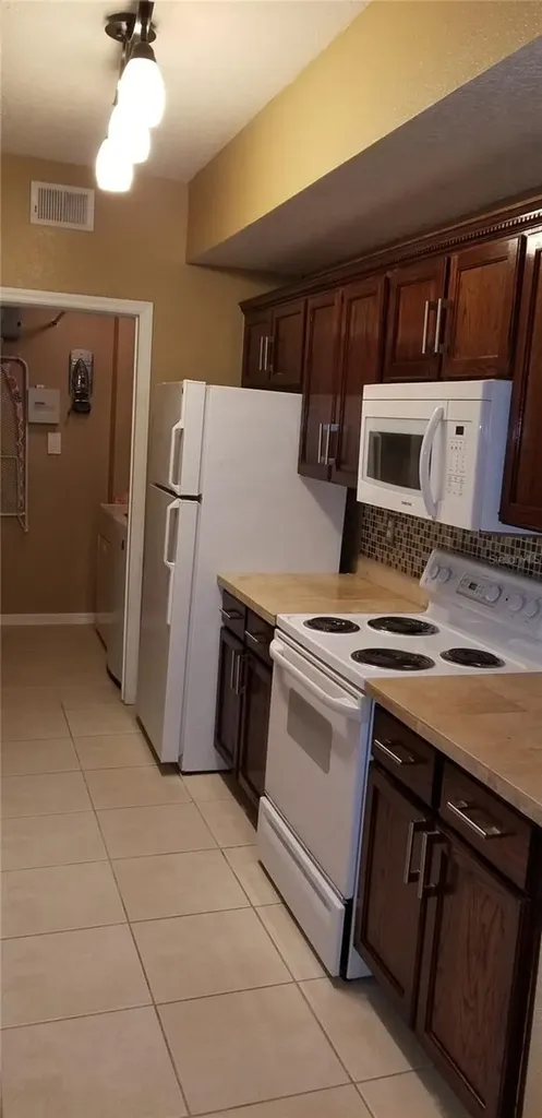 5542 Metrowest Boulevard Orlando FL 32811