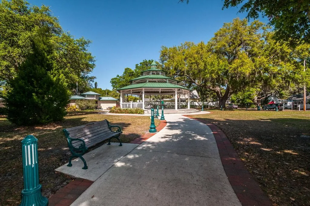 1802 Oak Ridge Road Safety Harbor FL 34695