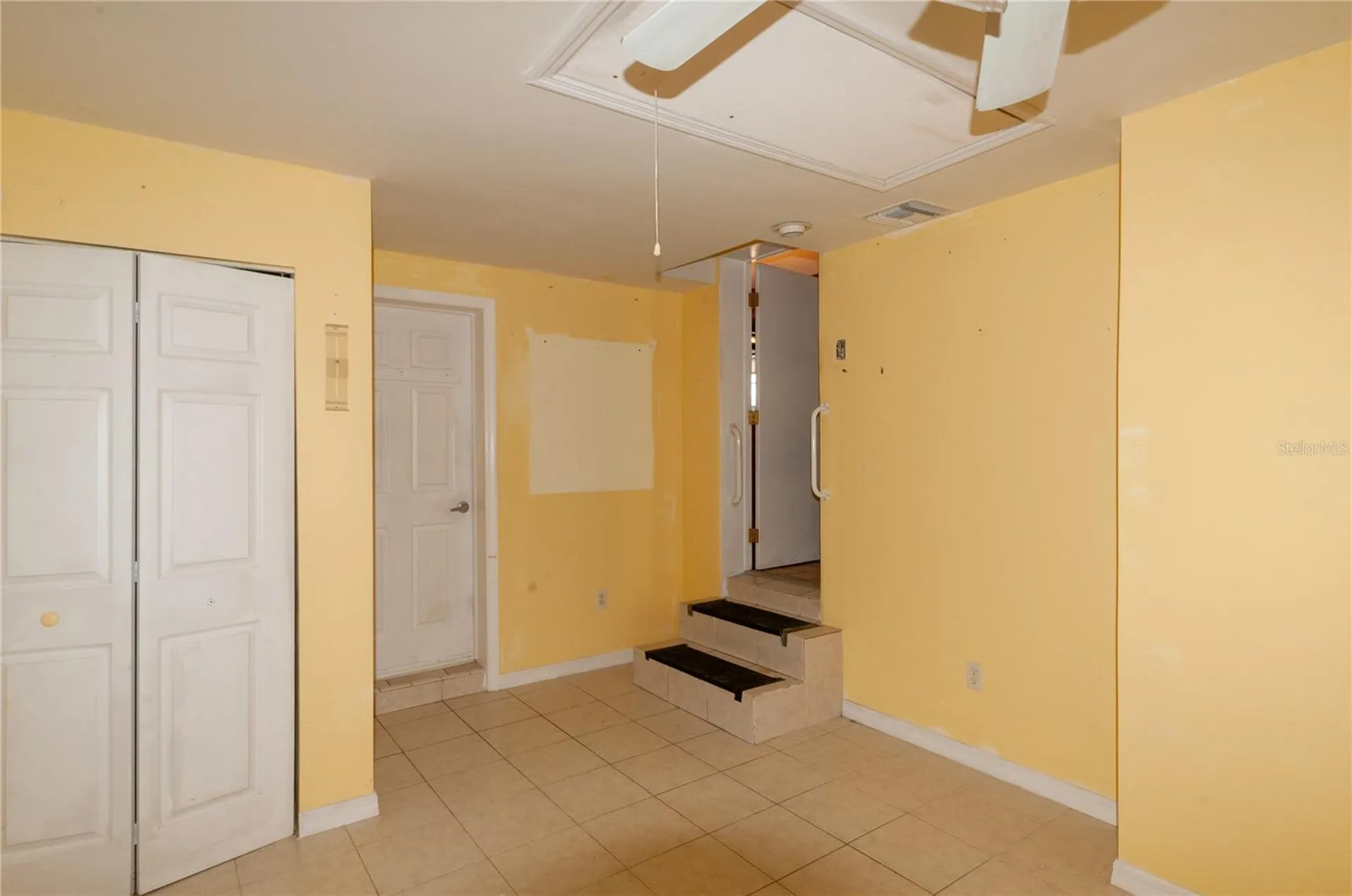 9609 N Elmer Street Tampa FL 33612