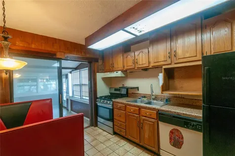 9609 N Elmer Street Tampa FL 33612