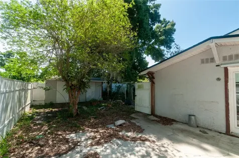 9609 N Elmer Street Tampa FL 33612