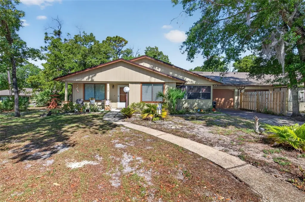 10 Lakepoint Circle Port Orange FL 32128