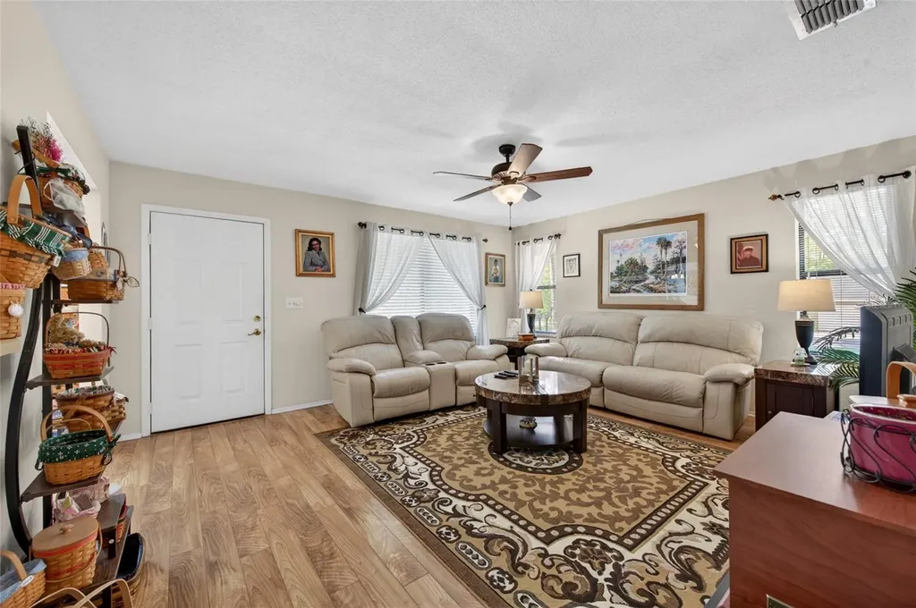 10 Lakepoint Circle Port Orange FL 32128