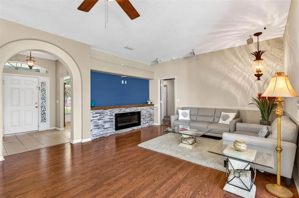3805 Milflores Drive Sun City Center FL 33573