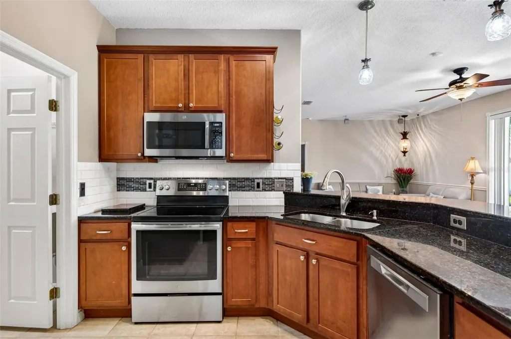 3805 Milflores Drive Sun City Center FL 33573